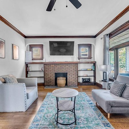 Beautifully Remodeled Duplex Apt In West Blvd Cleveland Exterior photo
