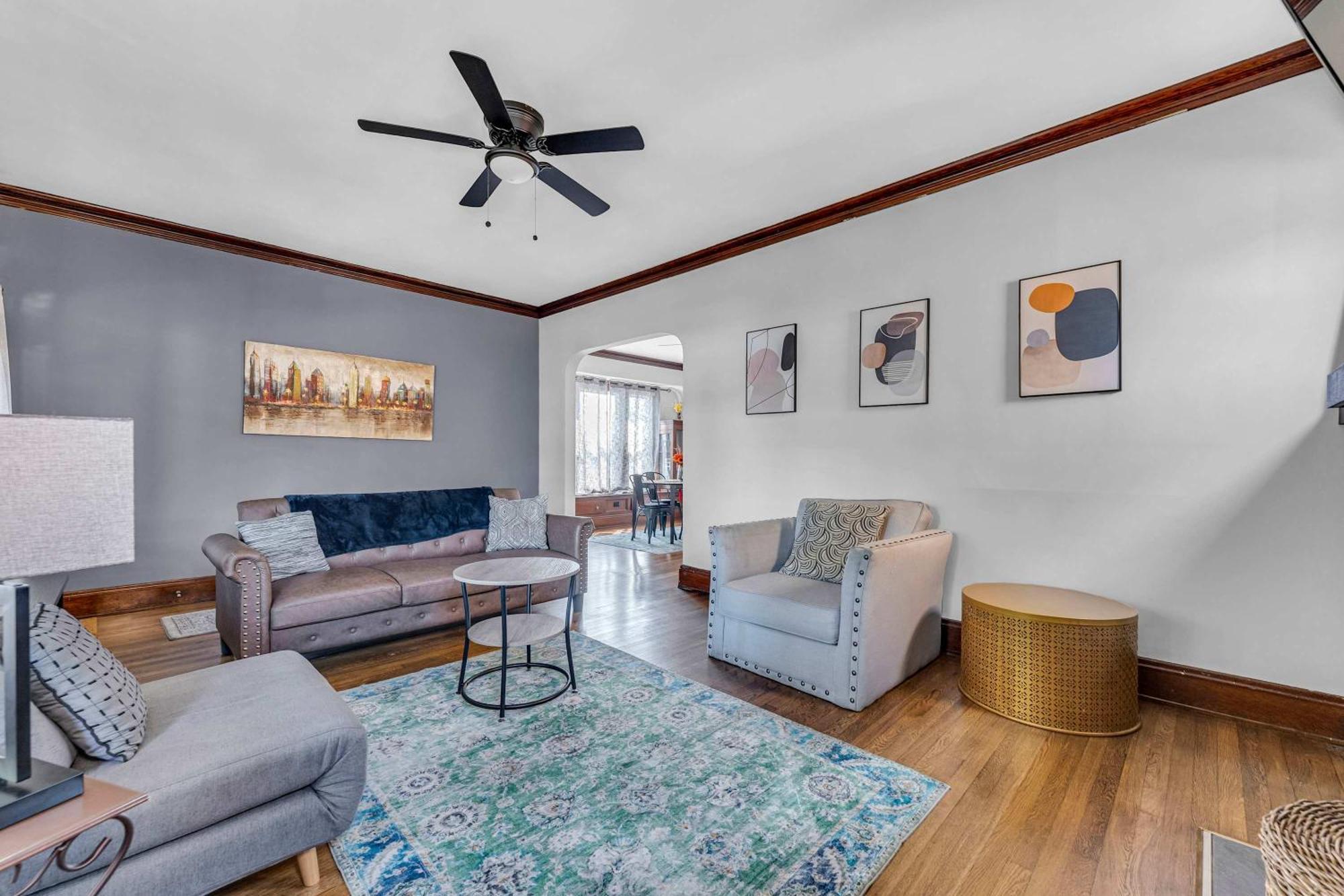 Beautifully Remodeled Duplex Apt In West Blvd Cleveland Exterior photo